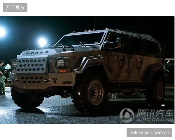 嘉信挑战赛公布2026年冠军专属奖品，一辆完全修复的1982年款经典越野车致敬历史。